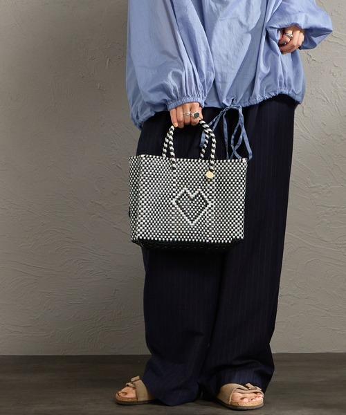 Letra（レトラ）の「[Letra/レトラ] メルカド バッグ(ダブルエキストラスモール)（トートバッグ・レディース・クリーム/ブラック/レッド・XXS）」の6枚目の写真