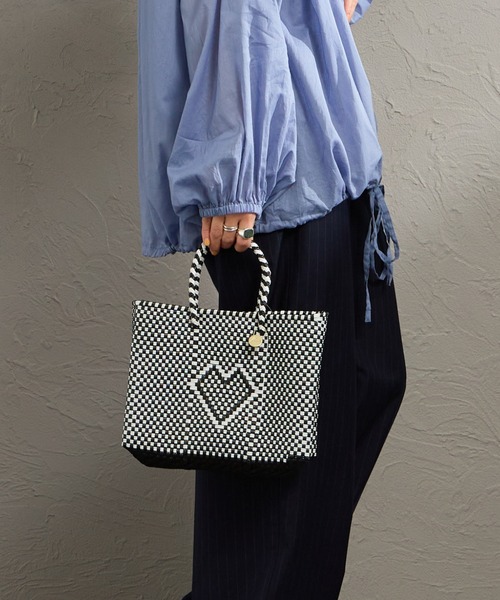 Letra（レトラ）の「[Letra/レトラ] メルカド バッグ(ダブルエキストラスモール)（トートバッグ・レディース・クリーム/ブラック/レッド・XXS）」の7枚目の写真