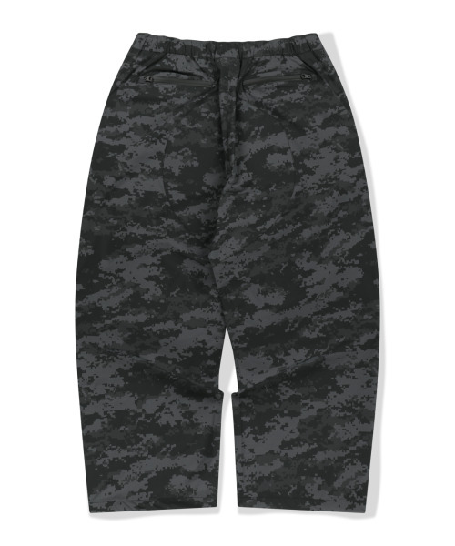 WKNDRS(ウィーキャンドース)の「DIGI CAMO PARACHUTE PANTS (BLACK)(その他パンツ・レディース・その他・MEDIUM/LARGE/X-LARGE)」の2枚目の写真