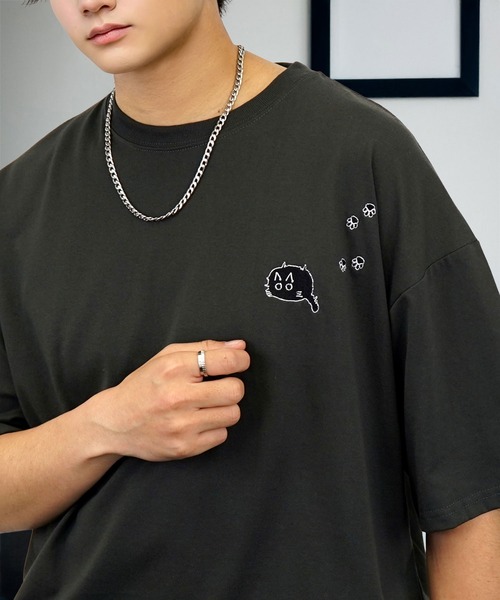 L'atelier(ラトリエ)の「刺繍 ワイド 半袖 Tシャツ ロゴ キャラ ハート(Tシャツ/カットソー・メンズ・ブラック系その他3/ブラック系その他/ピンク系その他2/ミント/グリーン系その他2/ホワイト系3/ブラック系2/ブラック系3/ホワイト系その他5/ホワイト系その他7/ホワイト系その他6/イエロー系その他/グレー系その他/ブラック系その他2/ホワイト系2/ネイビー系2/グリーン系3/ブラック系4/ブラック系その他5/ホワイト系5/ブラック系その他6/グリーン系その他4/ホワイト系1/ブラウン系その他5/ブラック系6/ブラック系5/ブラック系その他4/ホワイト系6/ホワイト系4/グレー系その他6/ネイビー系1/ブラック系7/ブラック系8/ブラック系9/ホワイト系7/ブラック系/ブラック系その他7/その他・M/LL/L)」の18枚目の写真