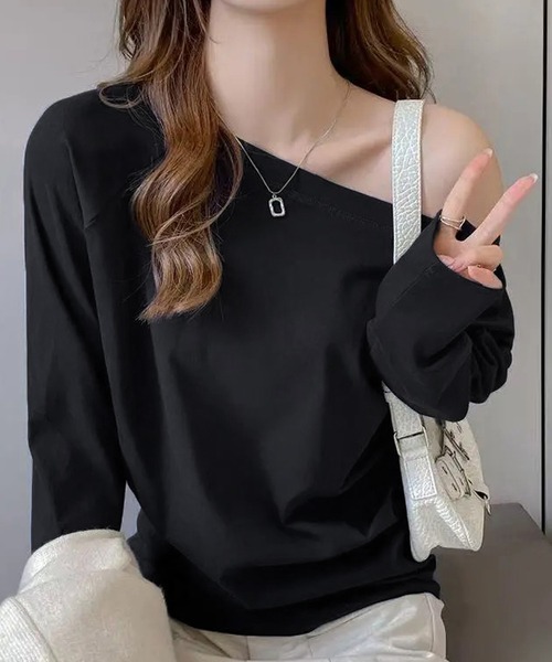 ALTROSE(アルトローズ)の「【伸縮性あり】トップス セミオフショルダー(Tシャツ/カットソー・レディース・グレー/ブラック/ホワイト・FREE)」の5枚目の写真