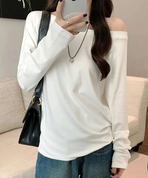 ALTROSE(アルトローズ)の「【伸縮性あり】トップス セミオフショルダー(Tシャツ/カットソー・レディース・グレー/ブラック/ホワイト・FREE)」の12枚目の写真