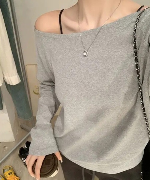 ALTROSE(アルトローズ)の「【伸縮性あり】トップス セミオフショルダー(Tシャツ/カットソー・レディース・グレー/ブラック/ホワイト・FREE)」の17枚目の写真