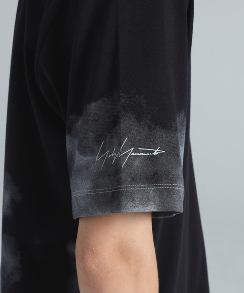 Y-3（ワイスリー）の「Y-3 MERCEDES - AMG PETRONAS FORMULA 1 TEAM TOUR SHORT SLEEVE TEE（Tシャツ/カットソー・メンズ・ブラック・XX-SMALL/X-SMALL/SMALL/MEDIUM/LARGE/X-LARGE/XX-LARGE）」の6枚目の写真