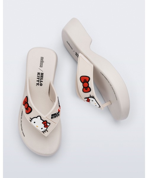 melissa(メリッサ)の「MELISSA FLATFORM + HELLO KITTY AD(サンダル・レディース・ブラック/ベージュ・37/38/39/35-36)」の2枚目の写真