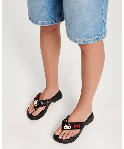 melissa(メリッサ)の「MELISSA FLATFORM + HELLO KITTY AD(サンダル・レディース・ブラック/ベージュ・37/38/39/35-36)」の4枚目の写真