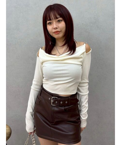 EVRIS(エヴリス)の「チェーンドレープリブトップス 春服(Tシャツ/カットソー・レディース・ホワイト/グリーン/ブラック・FREE)」の2枚目の写真