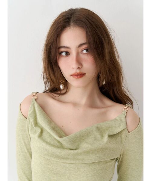 EVRIS（エヴリス）の「チェーンドレープリブトップス　春服（Tシャツ/カットソー・レディース・ホワイト/グリーン/ブラック・FREE）」の4枚目の写真