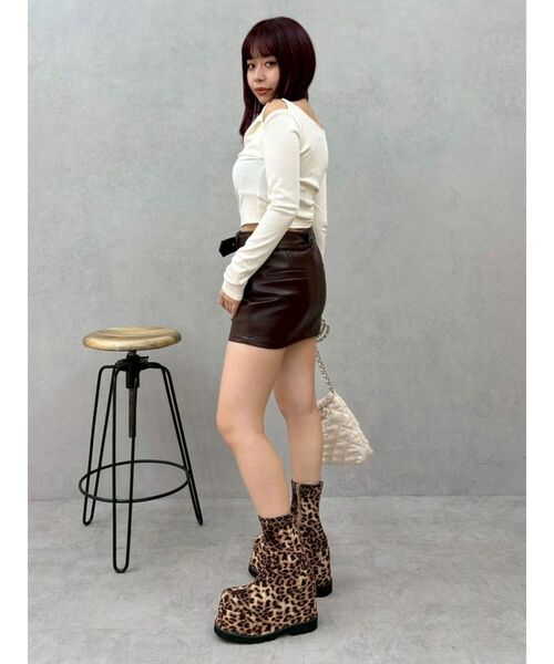 EVRIS(エヴリス)の「チェーンドレープリブトップス 春服(Tシャツ/カットソー・レディース・ホワイト/グリーン/ブラック・FREE)」の16枚目の写真