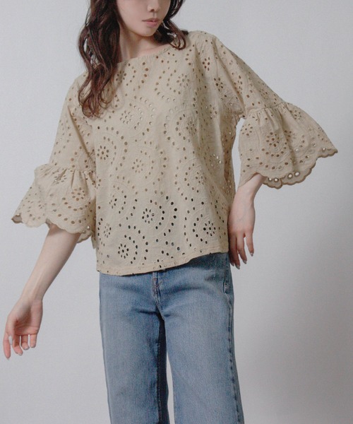 NYLAUS(ナイラス)の「【SG】袖口スカラップ 刺繍レースブラウス フレアスリーブ(シャツ/ブラウス・レディース・ブラック/モカ/オフホワイト・L/M/3L/LL)」の11枚目の写真