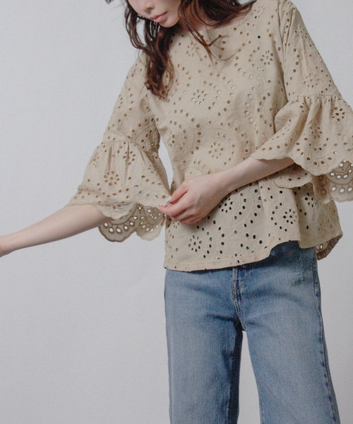NYLAUS(ナイラス)の「【SG】袖口スカラップ 刺繍レースブラウス フレアスリーブ(シャツ/ブラウス・レディース・ブラック/モカ/オフホワイト・L/M/3L/LL)」の10枚目の写真