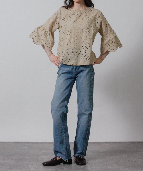 NYLAUS(ナイラス)の「【SG】袖口スカラップ 刺繍レースブラウス フレアスリーブ(シャツ/ブラウス・レディース・ブラック/モカ/オフホワイト・L/M/3L/LL)」の5枚目の写真