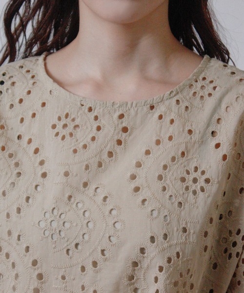 NYLAUS(ナイラス)の「【SG】袖口スカラップ 刺繍レースブラウス フレアスリーブ(シャツ/ブラウス・レディース・ブラック/モカ/オフホワイト・L/M/3L/LL)」の15枚目の写真