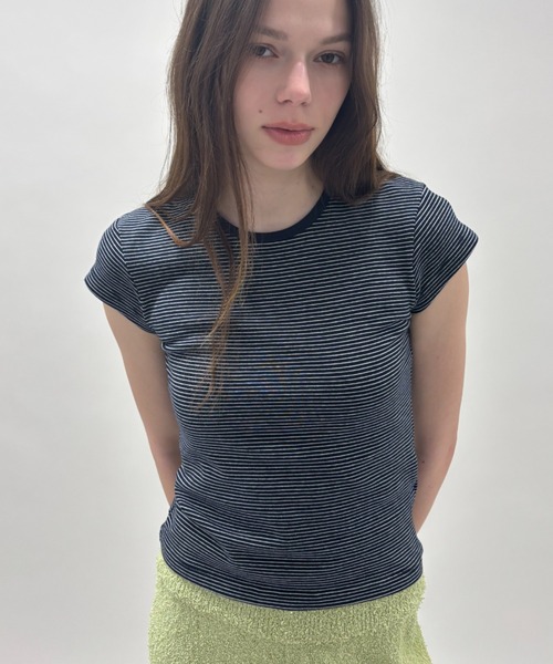 FUULLY STUDIO(フーリィーステューディオ)の「ボーダーコンパクトTEE(Tシャツ/カットソー・レディース・ネイビー/アイボリー・FREE)」の3枚目の写真