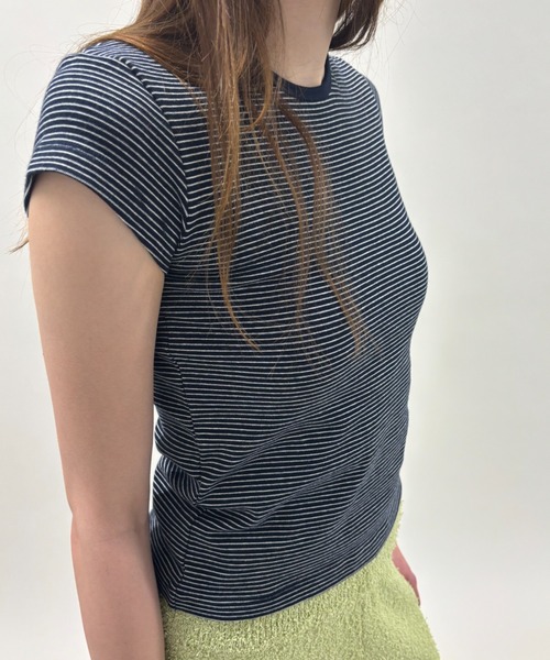 FUULLY STUDIO(フーリィーステューディオ)の「ボーダーコンパクトTEE(Tシャツ/カットソー・レディース・ネイビー/アイボリー・FREE)」の5枚目の写真