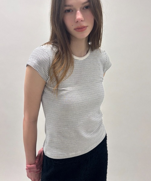 FUULLY STUDIO(フーリィーステューディオ)の「ボーダーコンパクトTEE(Tシャツ/カットソー・レディース・ネイビー/アイボリー・FREE)」の11枚目の写真