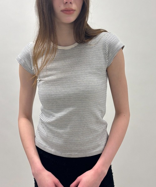 FUULLY STUDIO(フーリィーステューディオ)の「ボーダーコンパクトTEE(Tシャツ/カットソー・レディース・ネイビー/アイボリー・FREE)」の12枚目の写真
