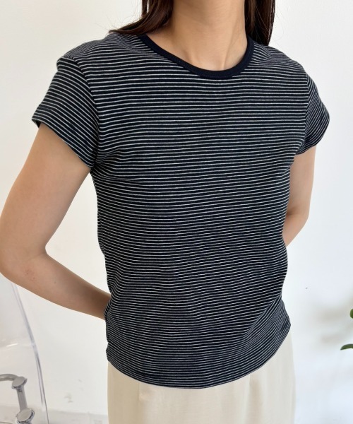 FUULLY STUDIO(フーリィーステューディオ)の「ボーダーコンパクトTEE(Tシャツ/カットソー・レディース・ネイビー/アイボリー・FREE)」の7枚目の写真