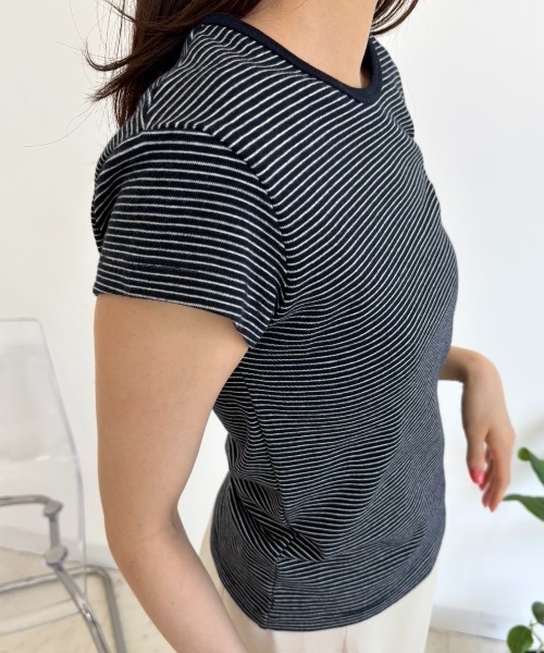 FUULLY STUDIO(フーリィーステューディオ)の「ボーダーコンパクトTEE(Tシャツ/カットソー・レディース・ネイビー/アイボリー・FREE)」の8枚目の写真