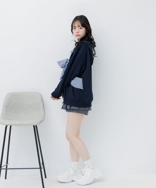 ems excite(エムズエキサイト)の「リボンデザインBIGパーカー(Tシャツ/カットソー・レディース・ダークグレー/ダークブルー・FREE)」の6枚目の写真