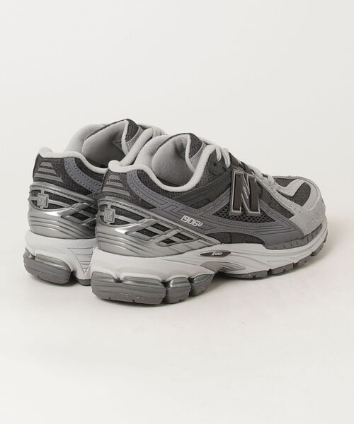 NEW BALANCE(ニューバランス)の「1906N(スニーカー・メンズ・ブラック×グレー・22.0cm/22.5cm/23.0cm/23.5cm/24.0cm/24.5cm/25.0cm/25.5cm/26.0cm/26.5cm/27.0cm/27.5cm/28.0cm/28.5cm/29.0cm/30.0cm)」の3枚目の写真