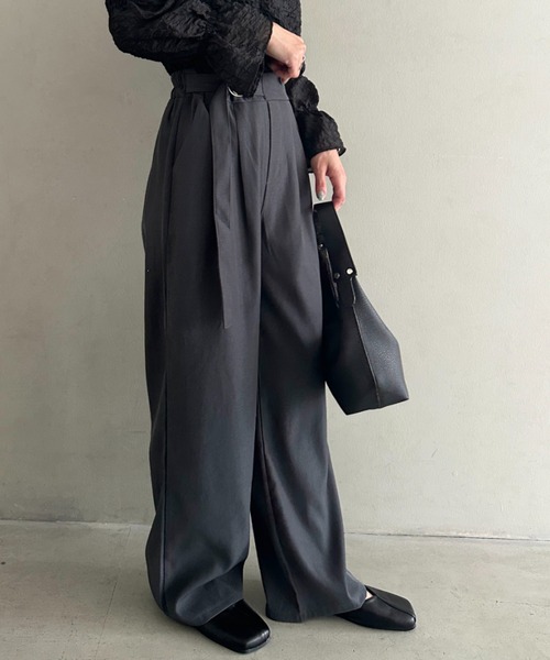 MYMOOD.(マイムード)の「丈感長めでシーズンレス♪ウエストベルトデザインストレートスラックスパンツ(スラックス・レディース・ブラック/ベージュ/グレー/アイボリー・FREE)」の21枚目の写真