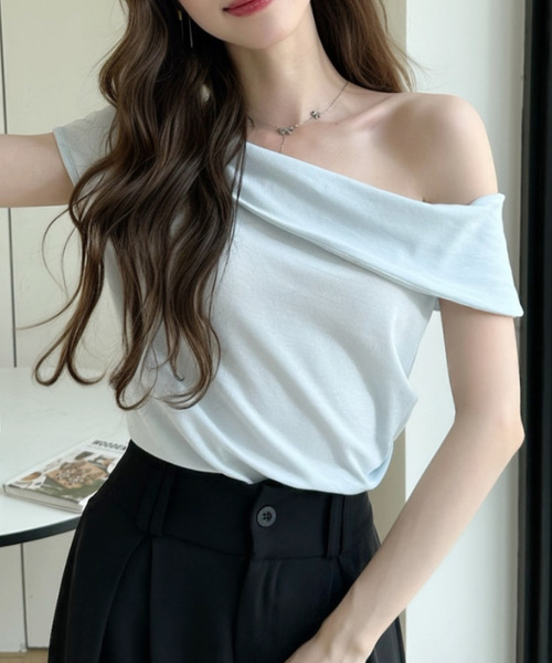 Ada.(エイダ)の「アシンメトリー オフショルダー シャーリング カットソー(Tシャツ/カットソー・レディース・ホワイト/グレー/ブルー/ブラック・FREE)」の17枚目の写真