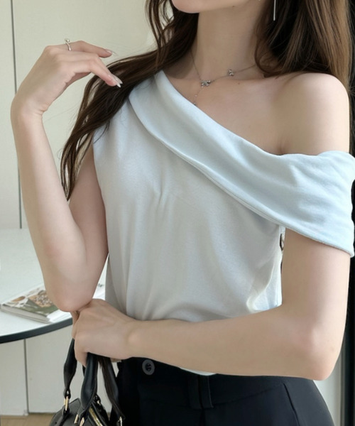 Ada.(エイダ)の「アシンメトリー オフショルダー シャーリング カットソー(Tシャツ/カットソー・レディース・ホワイト/グレー/ブルー/ブラック・FREE)」の16枚目の写真