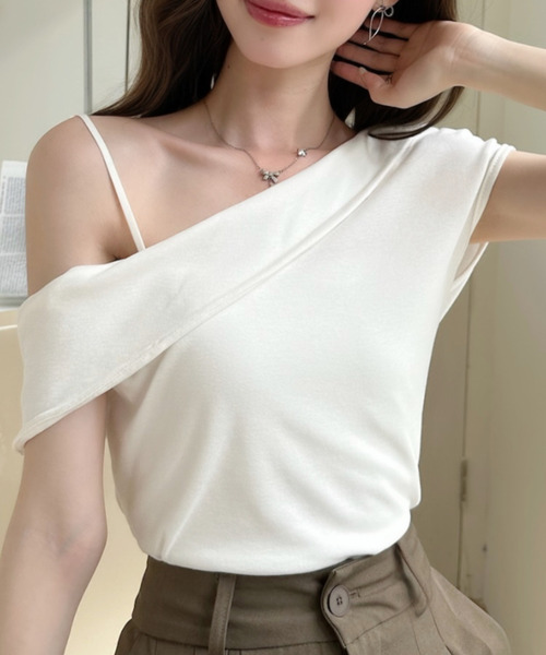 Ada.(エイダ)の「アシンメトリー オフショルダー シャーリング カットソー(Tシャツ/カットソー・レディース・ホワイト/グレー/ブルー/ブラック・FREE)」の9枚目の写真