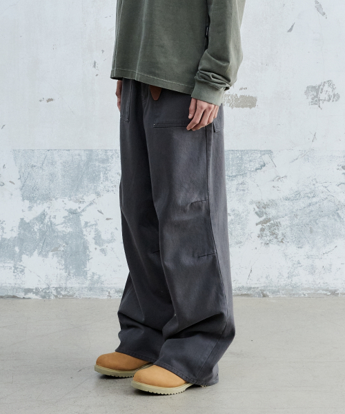 MAISON MINED（メゾンミネド）の「PIN-TUCK WASHED COTTON PANTS CHARCOAL（その他パンツ・メンズ・その他・SMALL/MEDIUM/LARGE）」の5枚目の写真