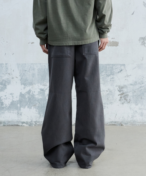 MAISON MINED（メゾンミネド）の「PIN-TUCK WASHED COTTON PANTS CHARCOAL（その他パンツ・メンズ・その他・SMALL/MEDIUM/LARGE）」の6枚目の写真