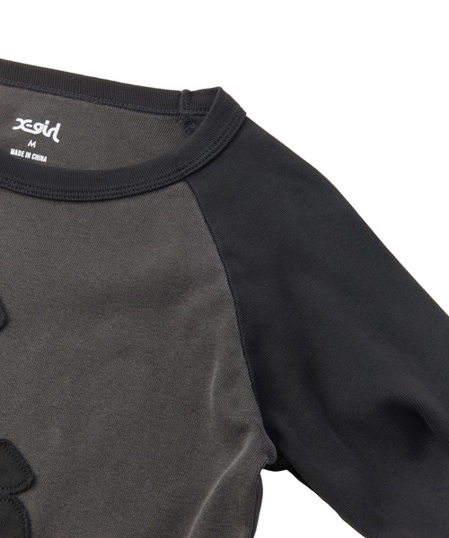 X-girl(エックスガール)の「PIGMENT DYED PATCH RAGLAN L/S BABY TEE(Tシャツ/カットソー・レディース・ブラック/オリーブ・S/M)」の5枚目の写真