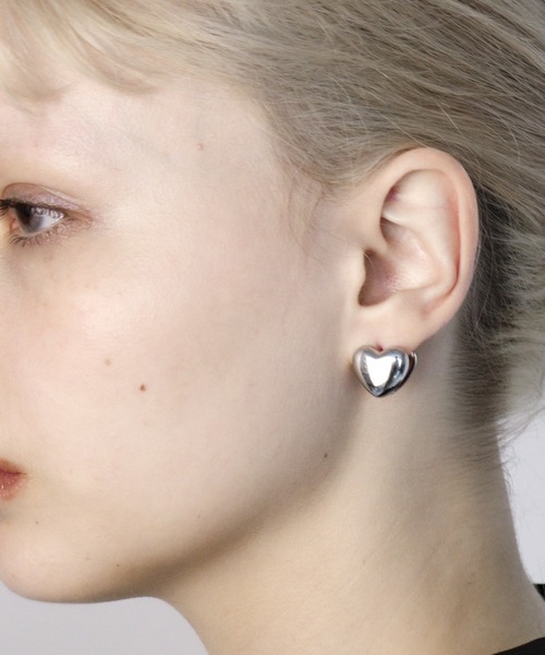 Bilan(ビラン)の「( 金属アレルギー軽減 サージカルステンレス ) ボリュームハートピアス / 【 BILAN 】 Volume Heart Pierce(ピアス(両耳用)・レディース・シルバー/ゴールド・FREE)」の4枚目の写真