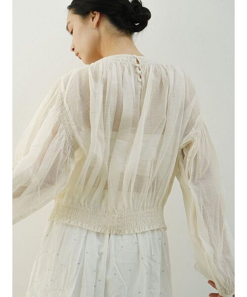 FIKA.(フィーカ)の「Sheer check gathered blouse(シャツ/ブラウス・レディース・アイボリー/ブラック・MEDIUM)」の3枚目の写真
