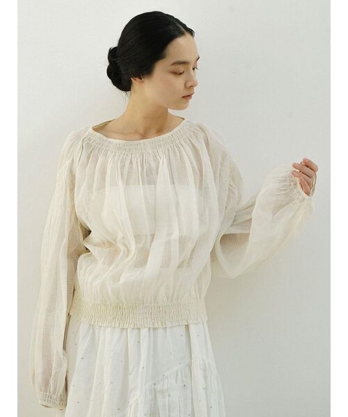 FIKA.(フィーカ)の「Sheer check gathered blouse(シャツ/ブラウス・レディース・アイボリー/ブラック・MEDIUM)」の4枚目の写真