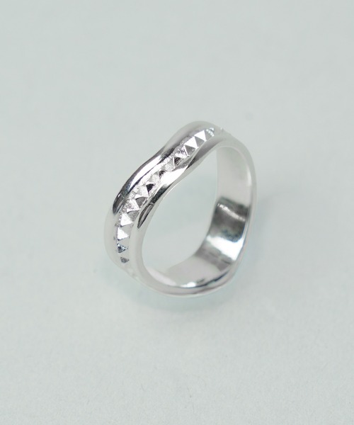 MAISON SPECIAL(メゾンスペシャル)の「《UNISEX》V-shape Triple Ring/Vシェイプ3連リング【MAISON SPECIAL/メゾンスペシャル】(リング・メンズ・シルバー・11/9/15 /13)」の4枚目の写真