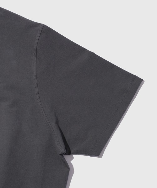 ADAM ET ROPE'(アダムエロペ)の「【MINUS】オーバーサイズTシャツ / 接触冷感 / 遮熱 / UVカット / 吸水拡散(Tシャツ/カットソー・メンズ・ネイビー/ホワイト/チャコールグレー/ブラック・L/M)」の16枚目の写真