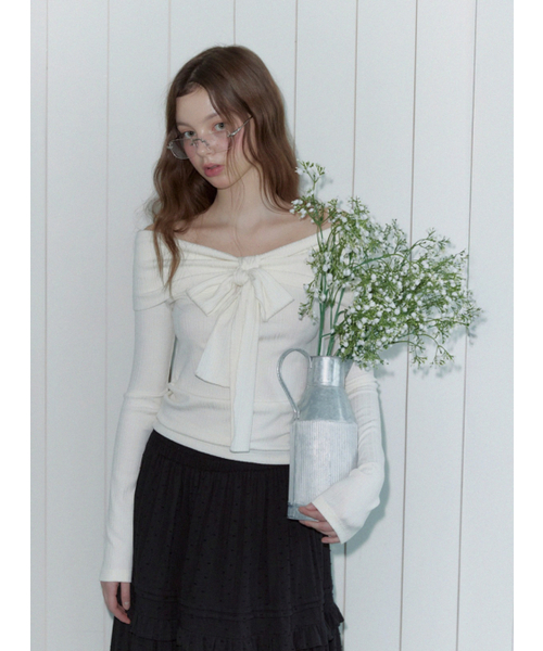 TWEE(トゥウィー)の「リーデンオフショルダー長袖Tシャツ(ストラップセット)(Tシャツ/カットソー・レディース・クリーム/ブラック・FREE)」の3枚目の写真