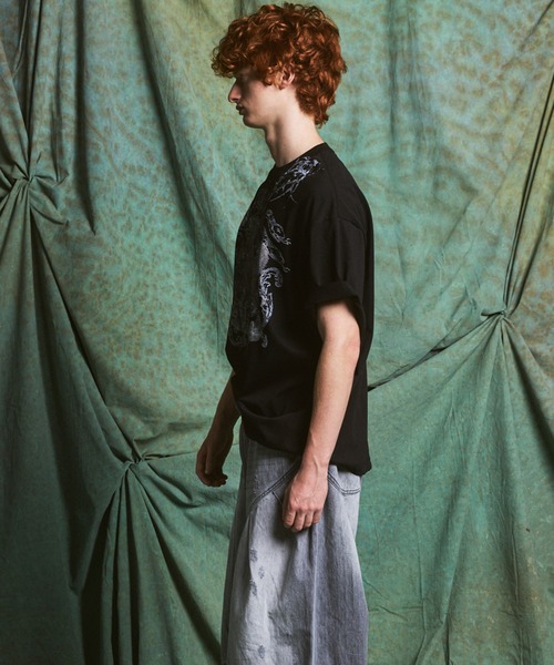 MAISON SPECIAL(メゾンスペシャル)の「《UNISEX》【Hypnose Association for MAISON SPECIAL】「SNAKE」Prime-Over Crew Neck Graphic T-Shirt/「スネーク」プライムオーバークルーネックグラフィックTシャツ【MAISON SPECIAL/メゾンスペシャル】(Tシャツ/カットソー・メンズ・ブラック・2/1/0)」の10枚目の写真