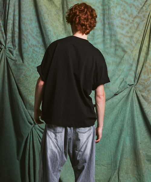 MAISON SPECIAL(メゾンスペシャル)の「《UNISEX》【Hypnose Association for MAISON SPECIAL】「SNAKE」Prime-Over Crew Neck Graphic T-Shirt/「スネーク」プライムオーバークルーネックグラフィックTシャツ【MAISON SPECIAL/メゾンスペシャル】(Tシャツ/カットソー・メンズ・ブラック・2/1/0)」の11枚目の写真