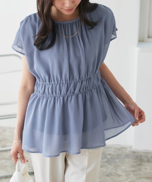 Pierrot(ピエロ)の「【接触冷感インナー付き】ウエストシャーリングシフォンブラウス(シャツ/ブラウス・レディース・ネイビー/チャコール/ブルー系その他/グレイッシュベージュ・LL/L/M)」の4枚目の写真