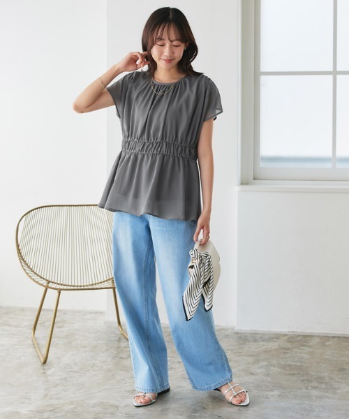 Pierrot(ピエロ)の「【接触冷感インナー付き】ウエストシャーリングシフォンブラウス(シャツ/ブラウス・レディース・ネイビー/チャコール/ブルー系その他/グレイッシュベージュ・LL/L/M)」の14枚目の写真