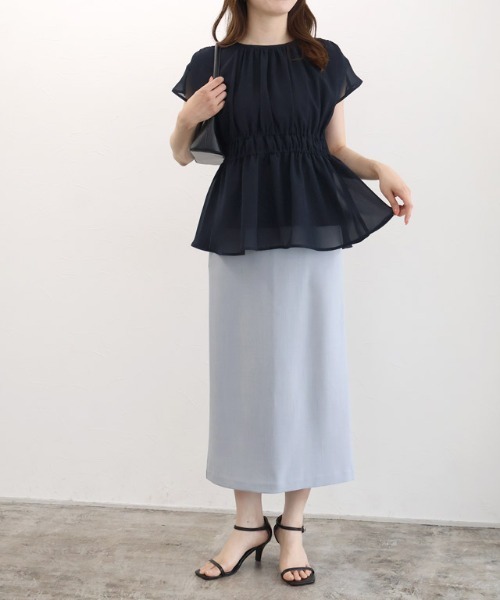 Pierrot(ピエロ)の「【接触冷感インナー付き】ウエストシャーリングシフォンブラウス(シャツ/ブラウス・レディース・ネイビー/チャコール/ブルー系その他/グレイッシュベージュ・LL/L/M)」の18枚目の写真