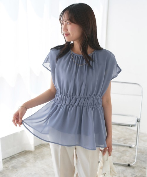 Pierrot(ピエロ)の「【接触冷感インナー付き】ウエストシャーリングシフォンブラウス(シャツ/ブラウス・レディース・ネイビー/チャコール/ブルー系その他/グレイッシュベージュ・LL/L/M)」の21枚目の写真