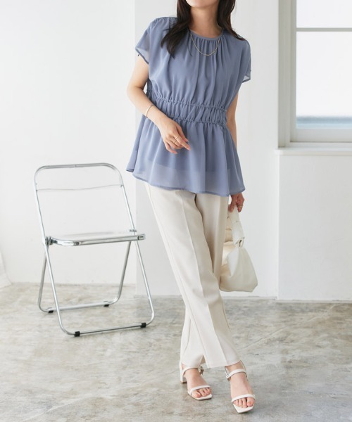 Pierrot(ピエロ)の「【接触冷感インナー付き】ウエストシャーリングシフォンブラウス(シャツ/ブラウス・レディース・ネイビー/チャコール/ブルー系その他/グレイッシュベージュ・LL/L/M)」の22枚目の写真
