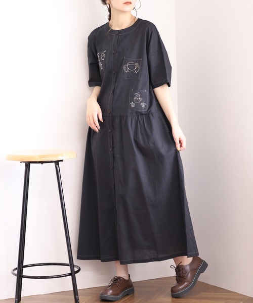 Emago(イマゴ)の「EMAGO カップ取り刺繍ワンピース 半袖(シャツワンピース・レディース・グリーン/ホワイト/スミクロ・FREE)」の2枚目の写真