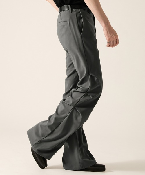 CLEL(クレイル)の「【CLEL】Grace Cloth 3D Tuck Flare Pants / グレイスクロス 3Dタックフレアパンツ(スラックス・メンズ・ダークウッド/グレー/ブラック・XS/S/M/L)」の14枚目の写真