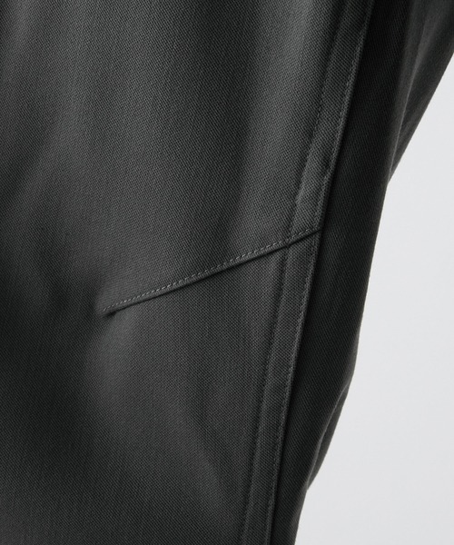 CLEL(クレイル)の「【CLEL】Grace Cloth 3D Tuck Flare Pants / グレイスクロス 3Dタックフレアパンツ(スラックス・メンズ・ダークウッド/グレー/ブラック・XS/S/M/L)」の8枚目の写真