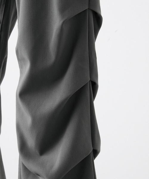 CLEL(クレイル)の「【CLEL】Grace Cloth 3D Tuck Flare Pants / グレイスクロス 3Dタックフレアパンツ(スラックス・メンズ・ダークウッド/グレー/ブラック・XS/S/M/L)」の10枚目の写真