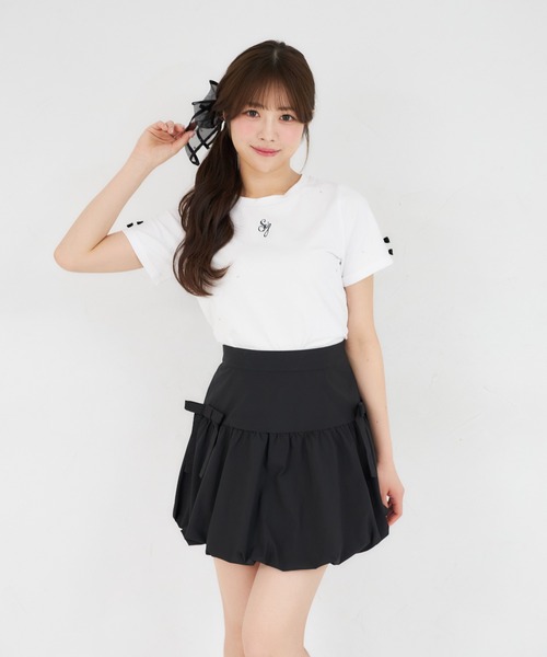 Suyunn(スユン)の「リボン付きストーン&パール装飾ロゴ刺繍入りTシャツ(Tシャツ/カットソー・レディース・ピンク/ホワイト・M)」の4枚目の写真
